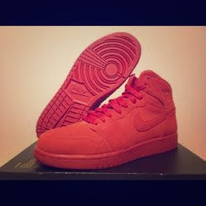 Jordan retro 1 high red suede